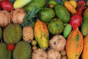 Fruits exotiques dans notre restaurant préféré de Battambang