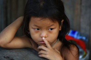 Petite fille pensive (fille de la famille qui nous a accueillis)